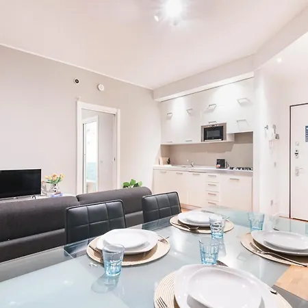 Easylife - - Gregorio 43 D- Porta Venezia Appartement *